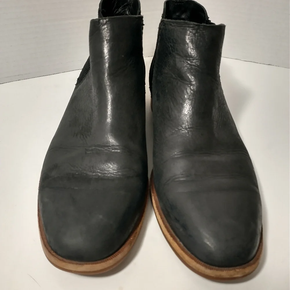 LIKE NEW Kork-Ease Kama Leather Chelsea Boot, Black, Women's Size 8.5,‎ Rocker